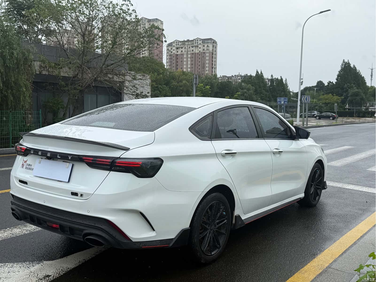 Geely Binray, 2023 13