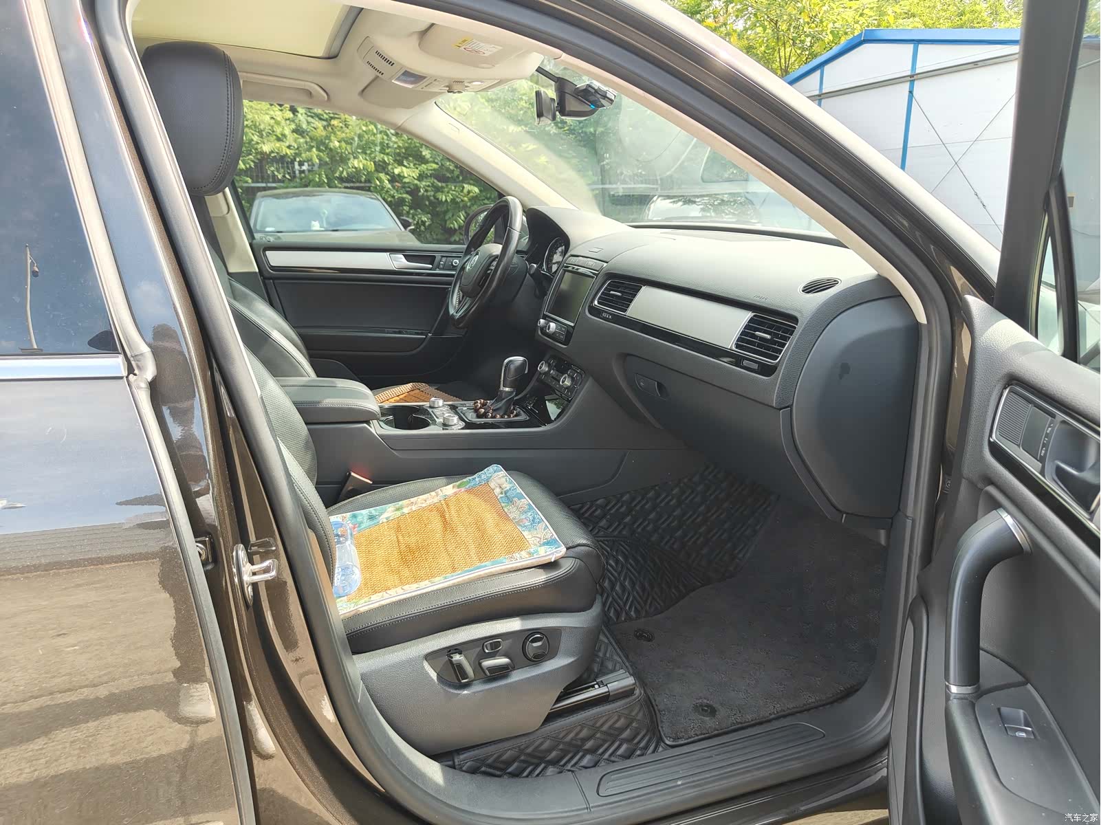 Volkswagen Touareg, 2018 все фото