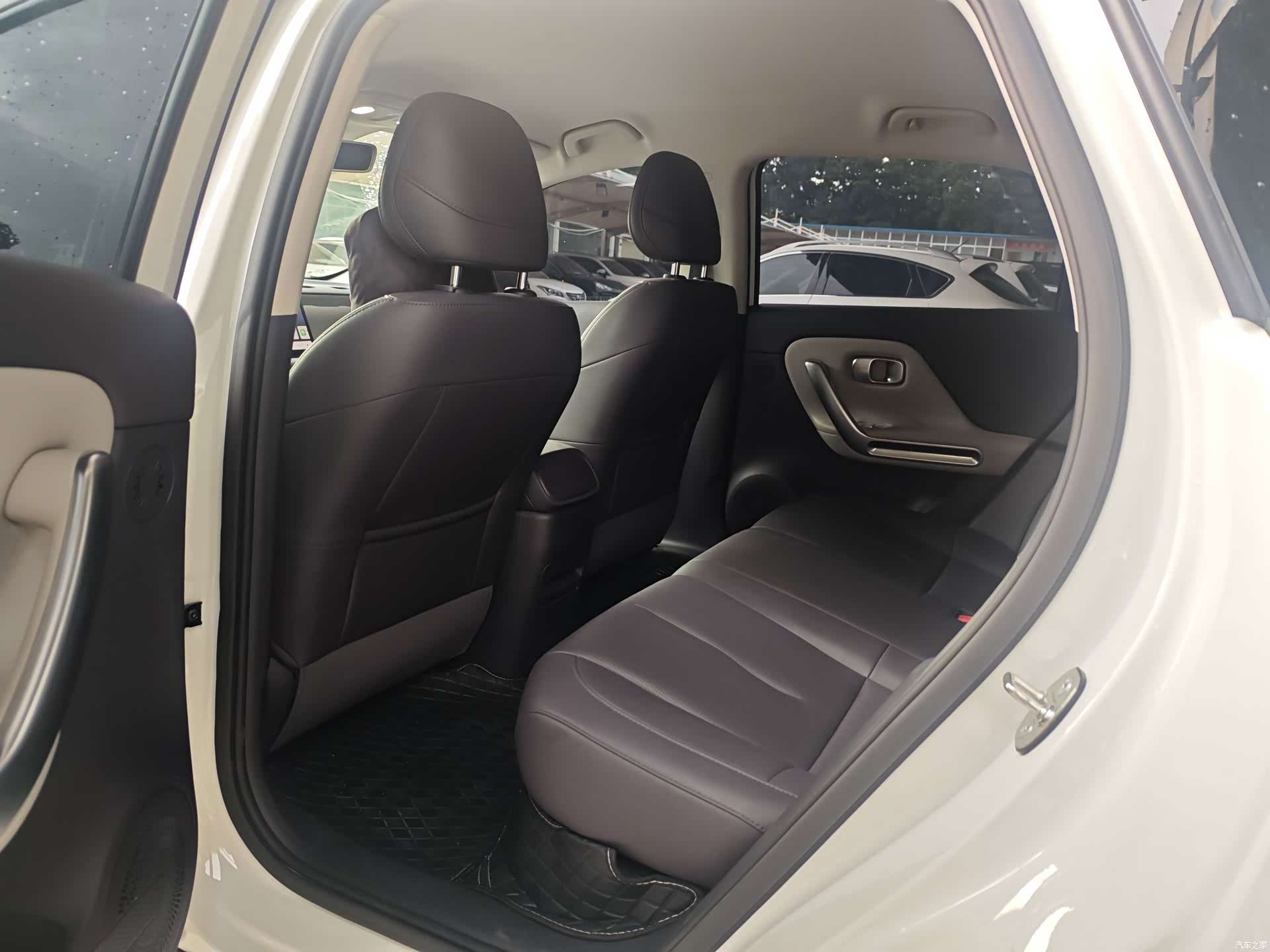 Leapmotor B01, 2025 все фото