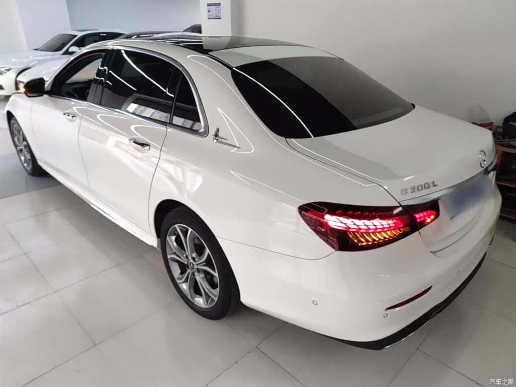 Mercedes-Benz E-Class, 2023 23