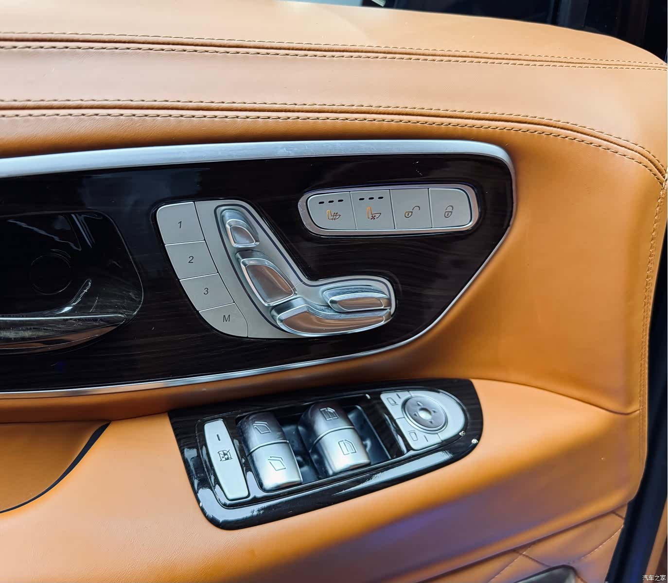 Mercedes-Benz 7, 2023 12