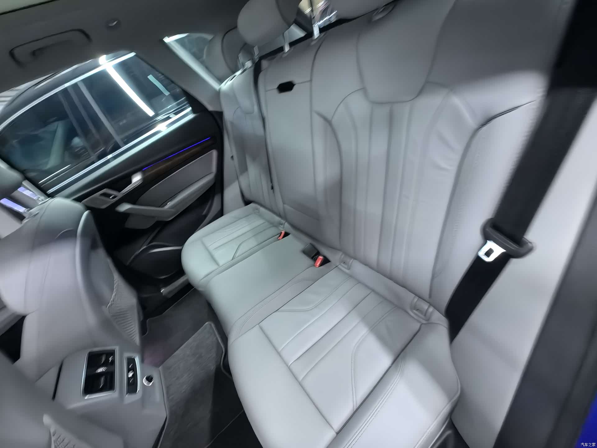 Audi Q5L, 2021 3