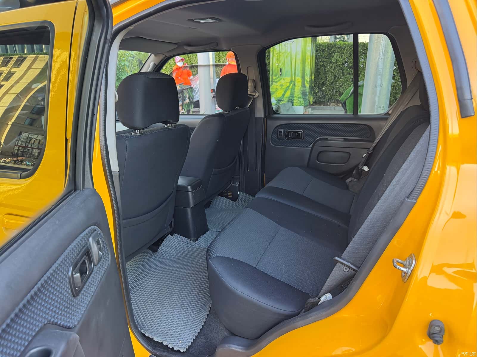 Nissan Paladin, 2014 16