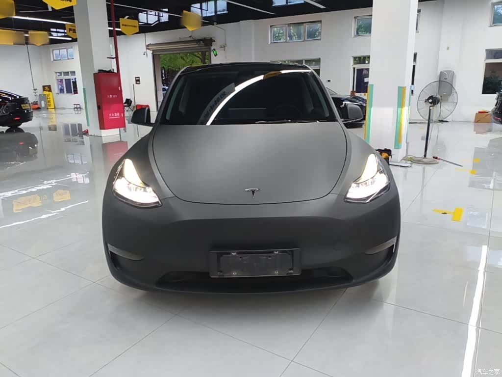 Tesla Model Y, 2022 3