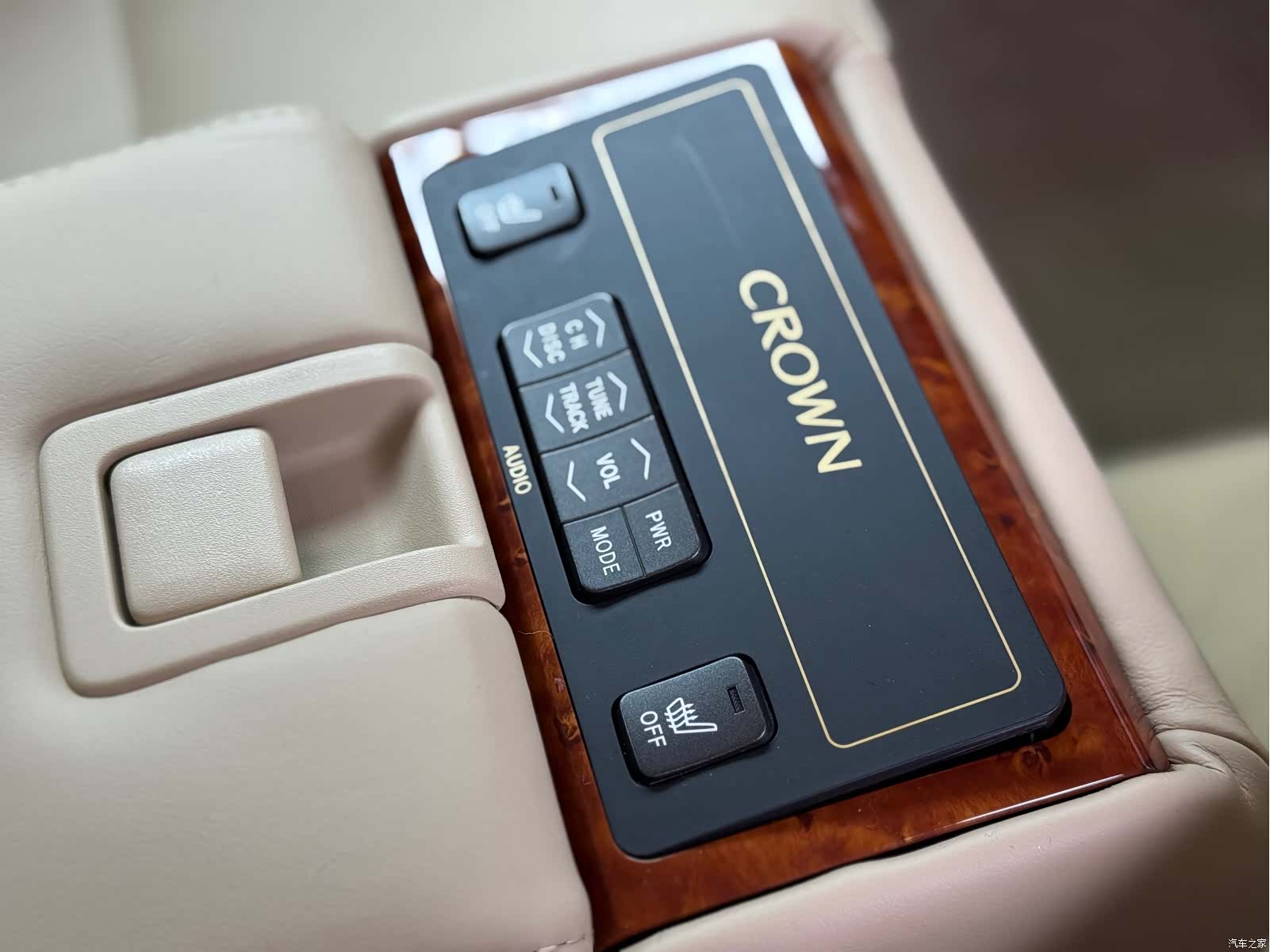 Toyota Crown, 2009 24