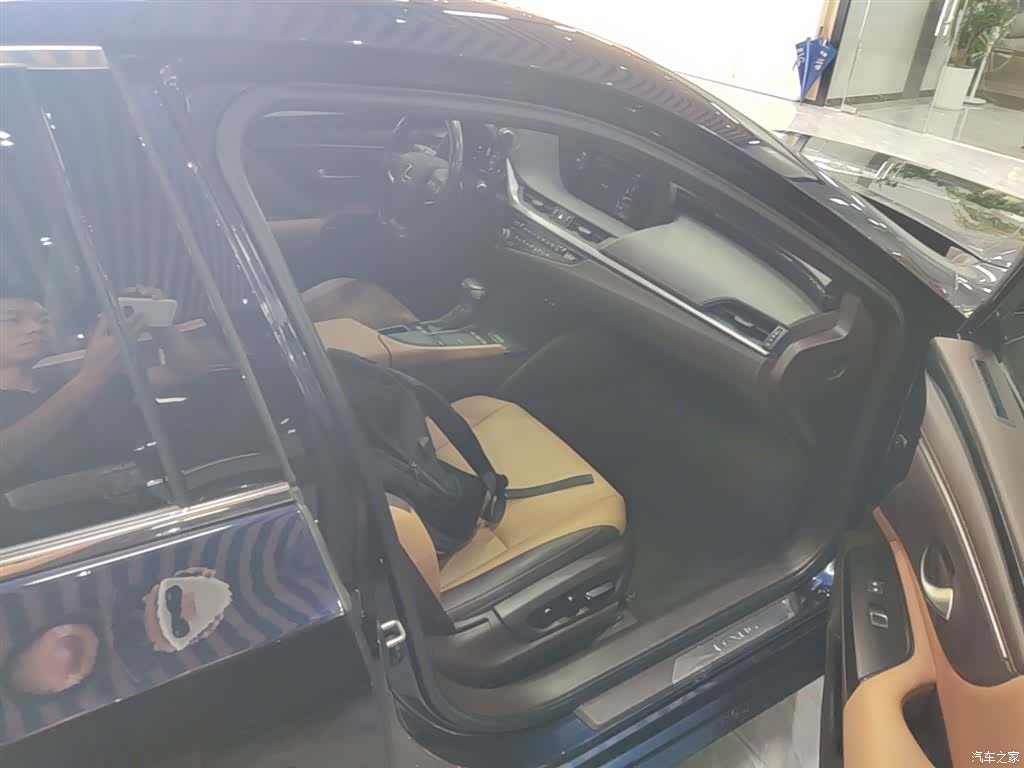 Lexus ES, 2021 25