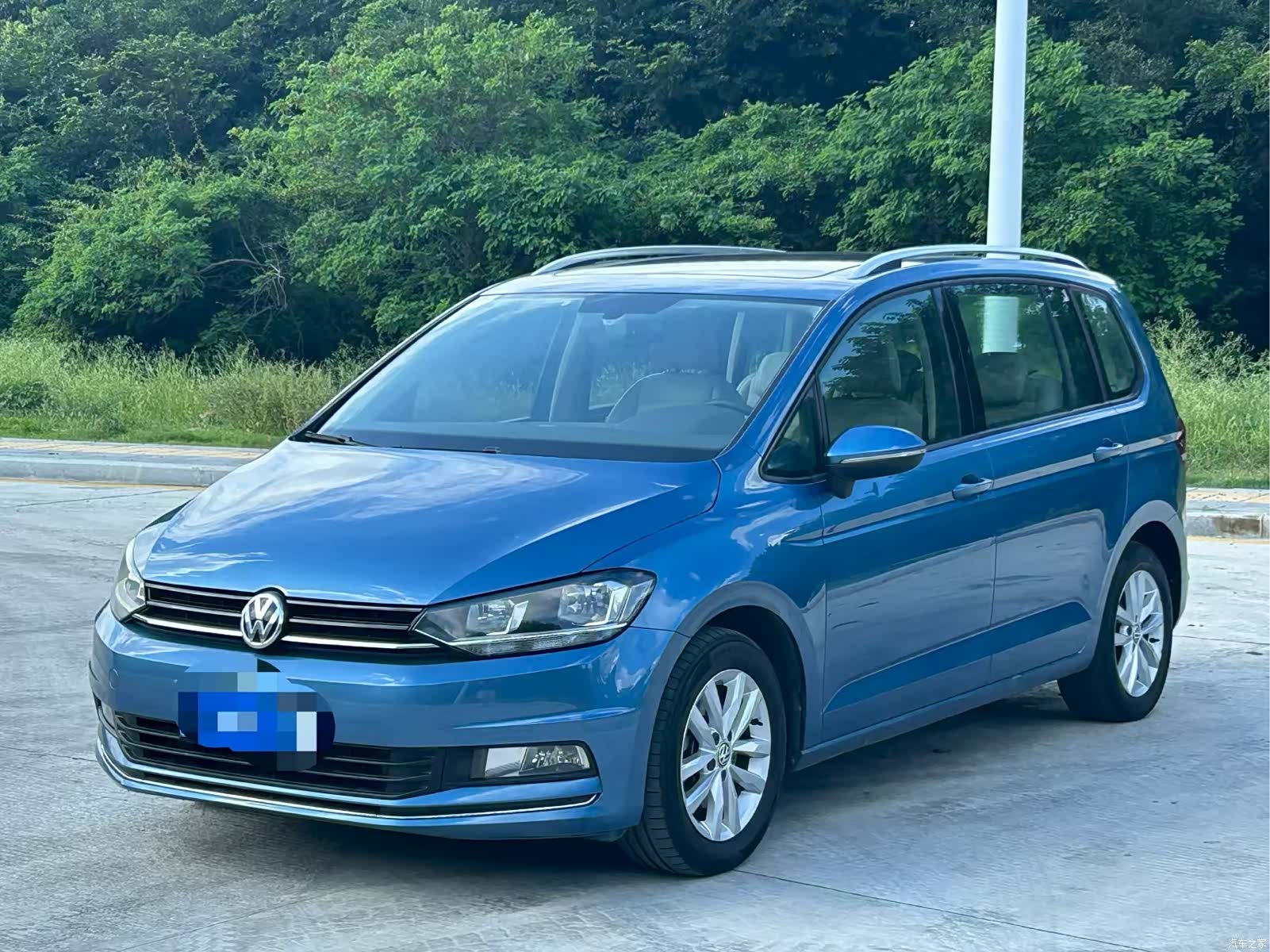 Volkswagen L, 2016 1