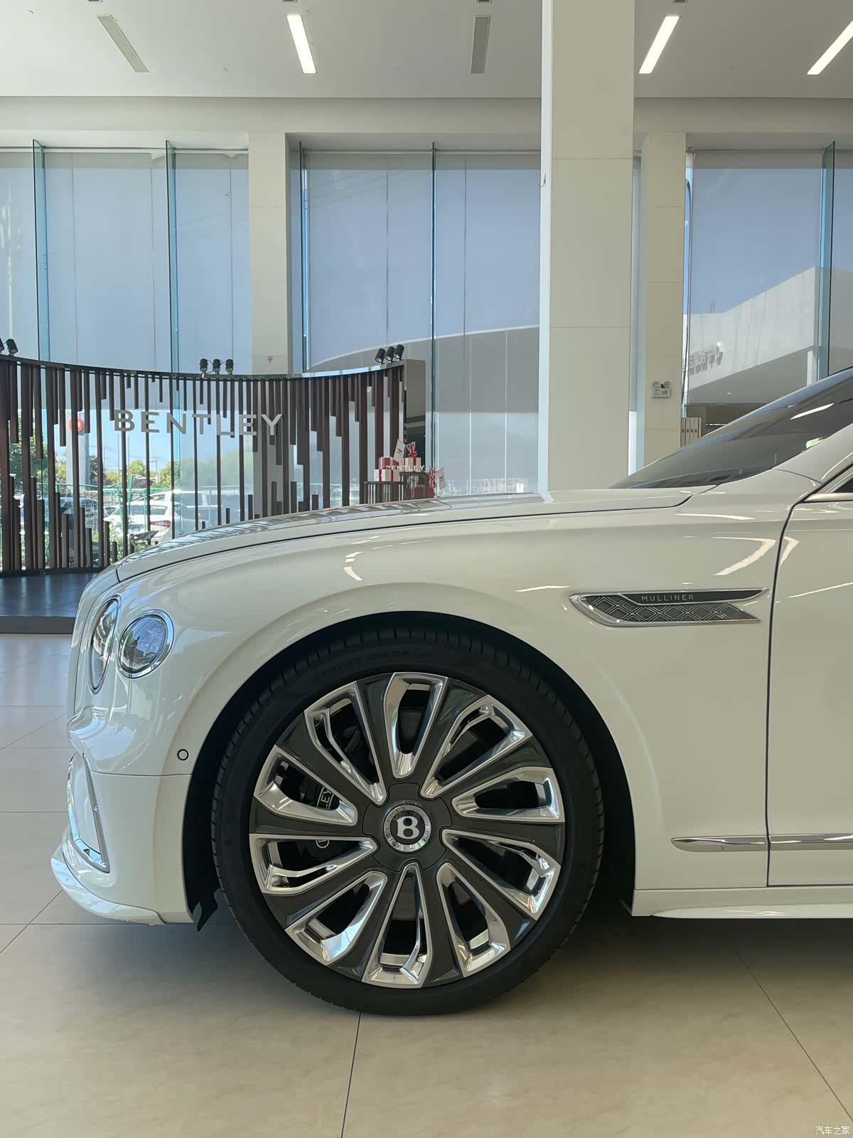 Bentley Flying Spur, 2025 4