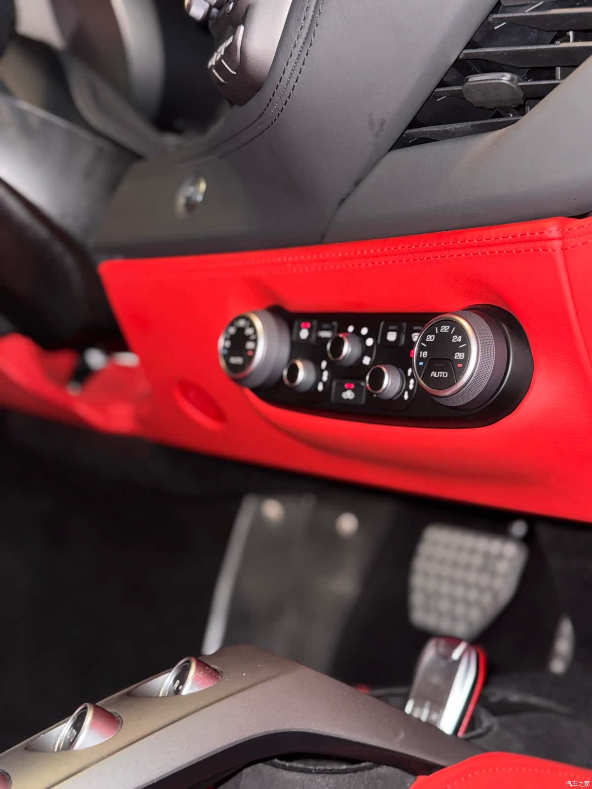 Ferrari 488, 2019 14