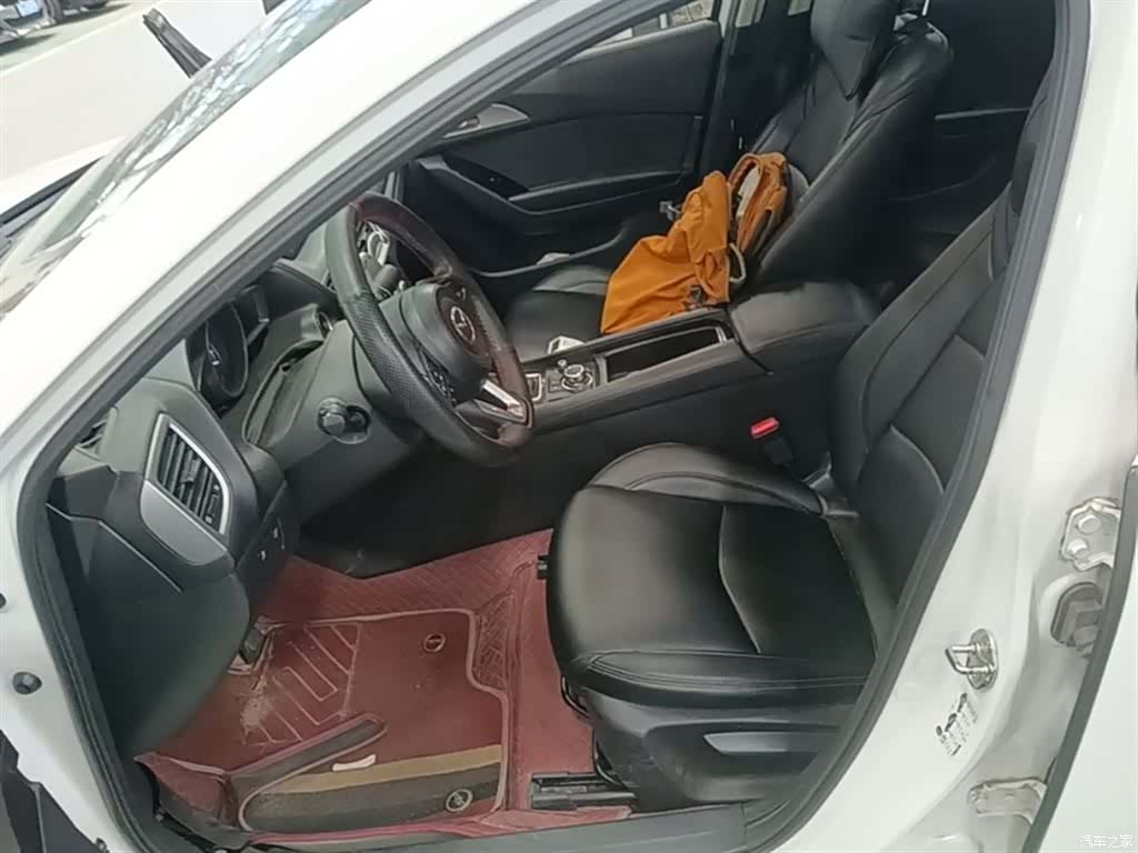 Mazda Mazda3, 2018 15