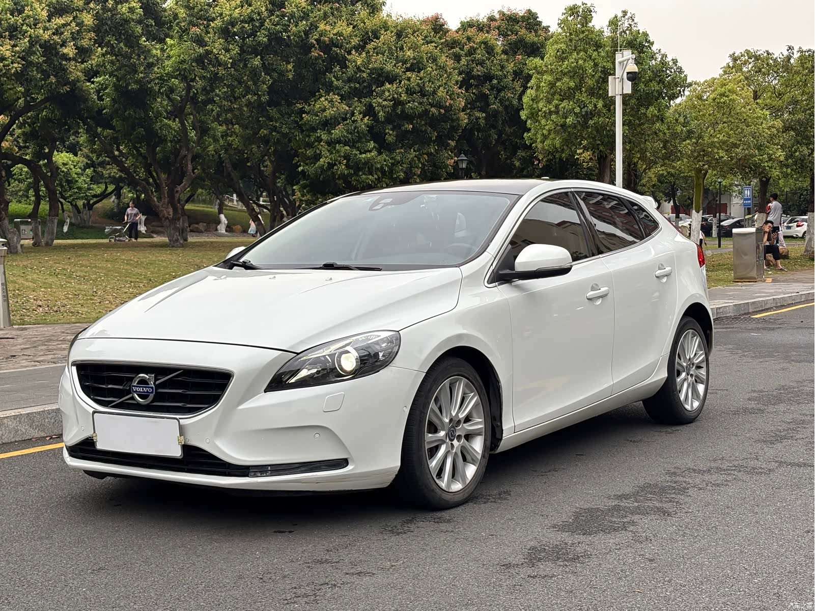 Volvo V40, 2016 1