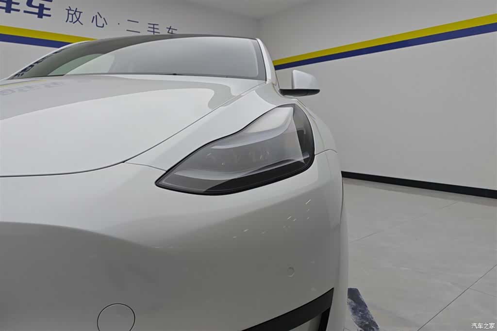 Tesla Model Y, 2022 все фото