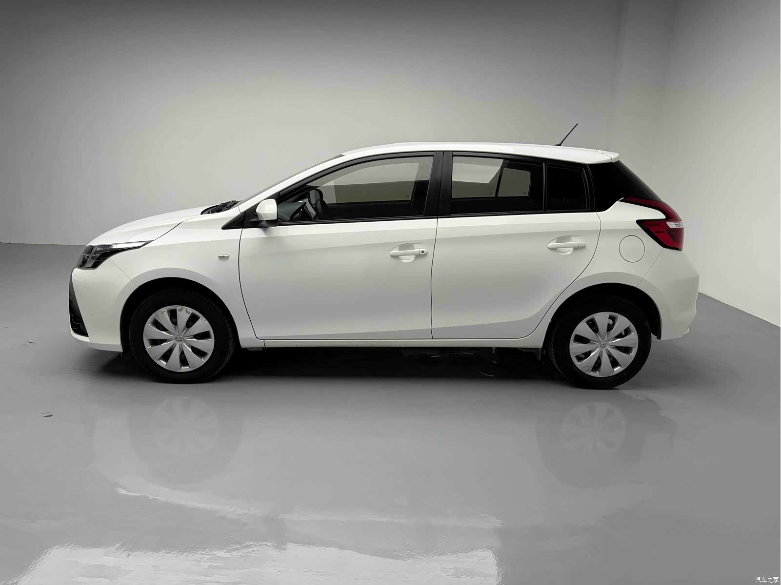 Toyota YARiS L, 2019 8