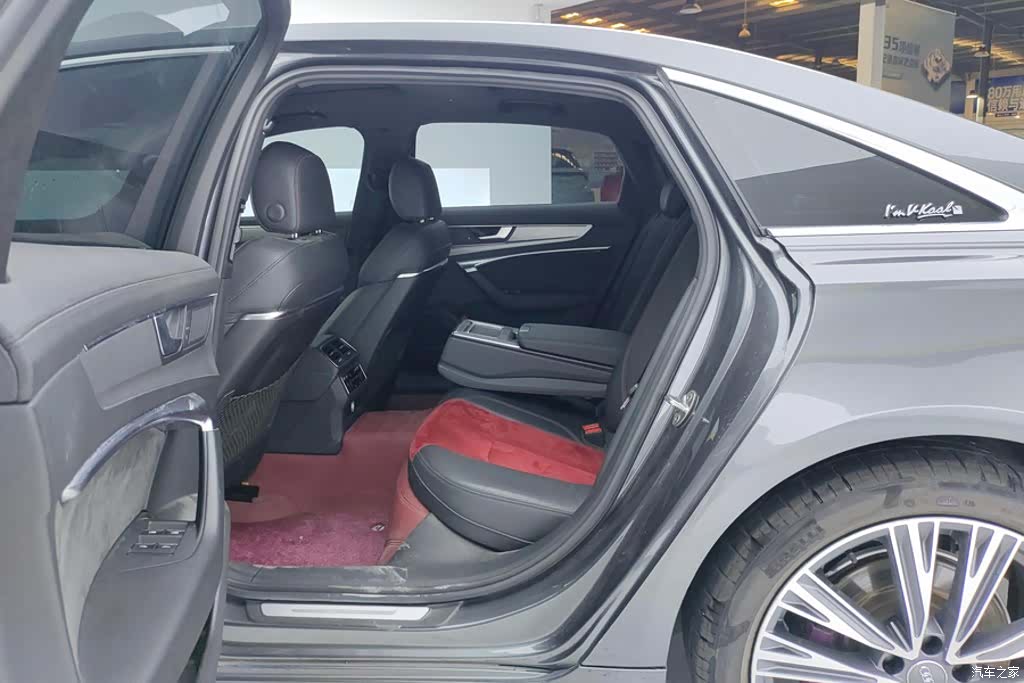 Audi A6L, 2019 11