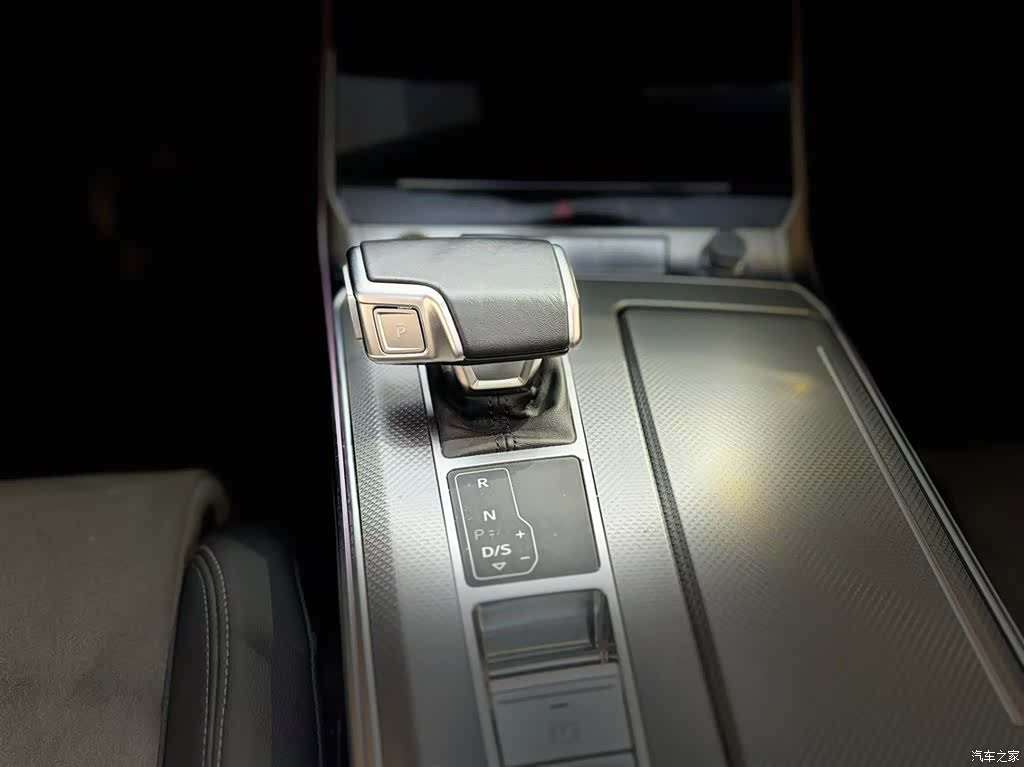 Audi A6L, 2025 11