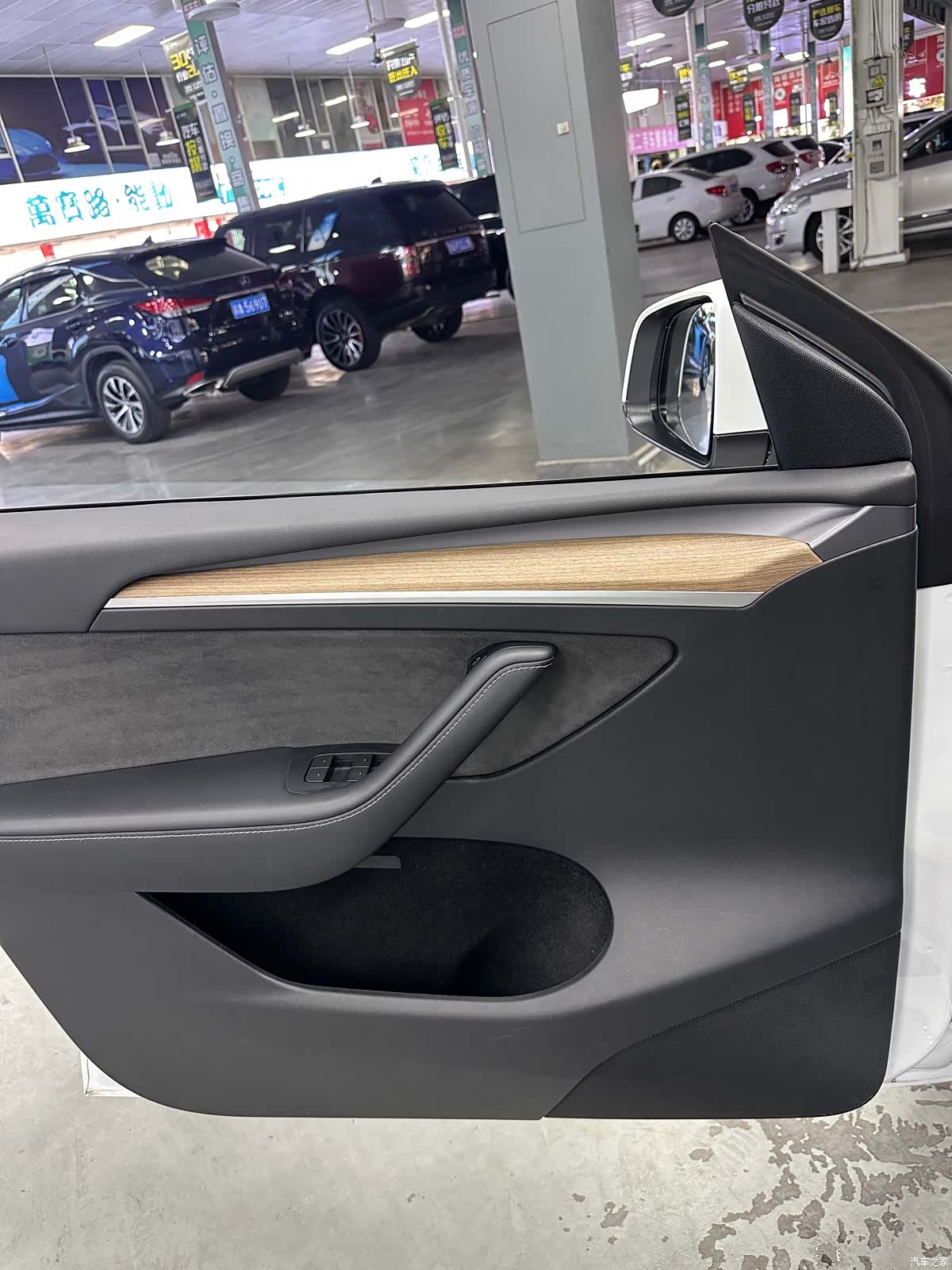 Tesla Model Y, 2022 13