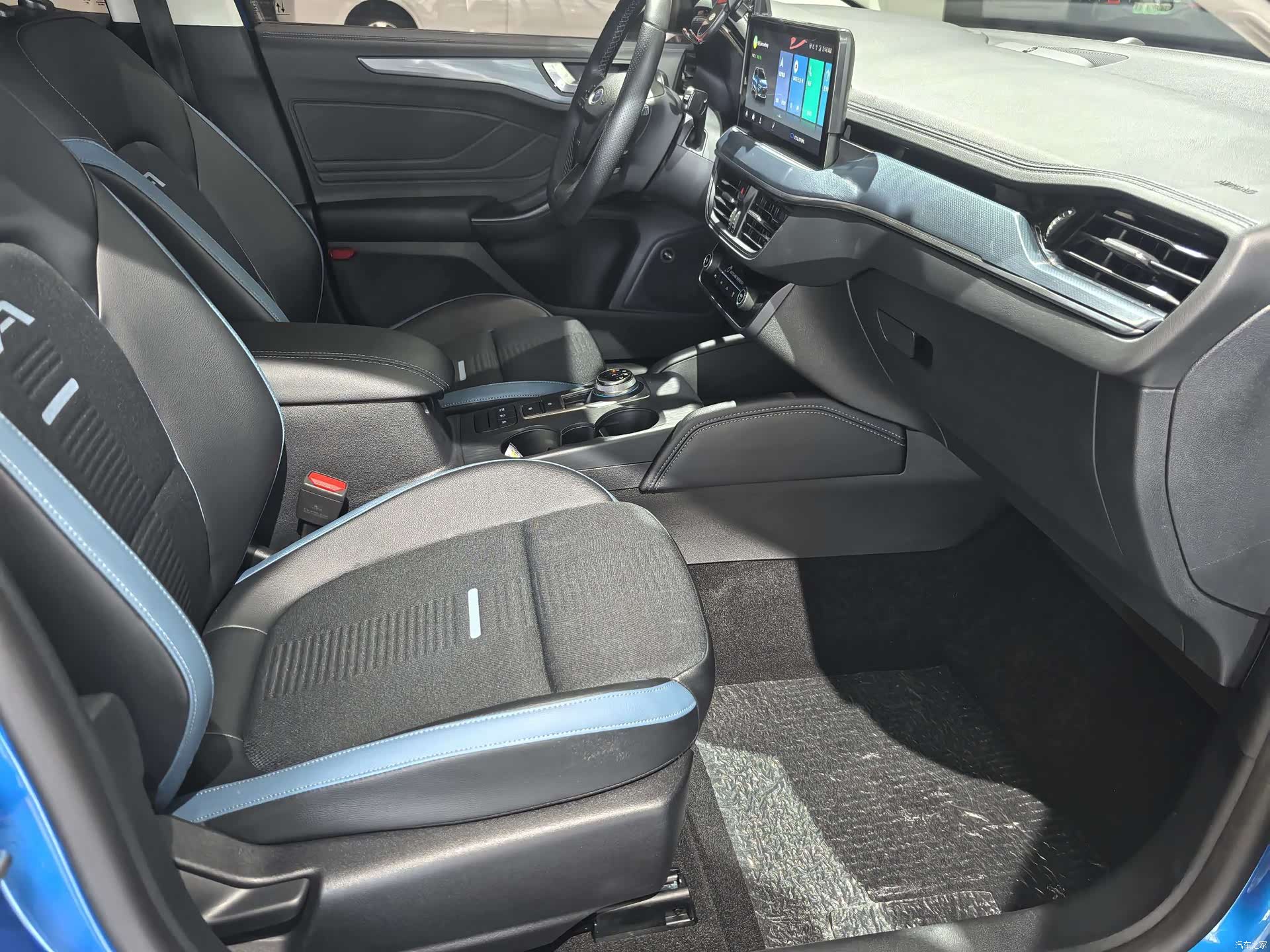 Ford Focus, 2021 все фото