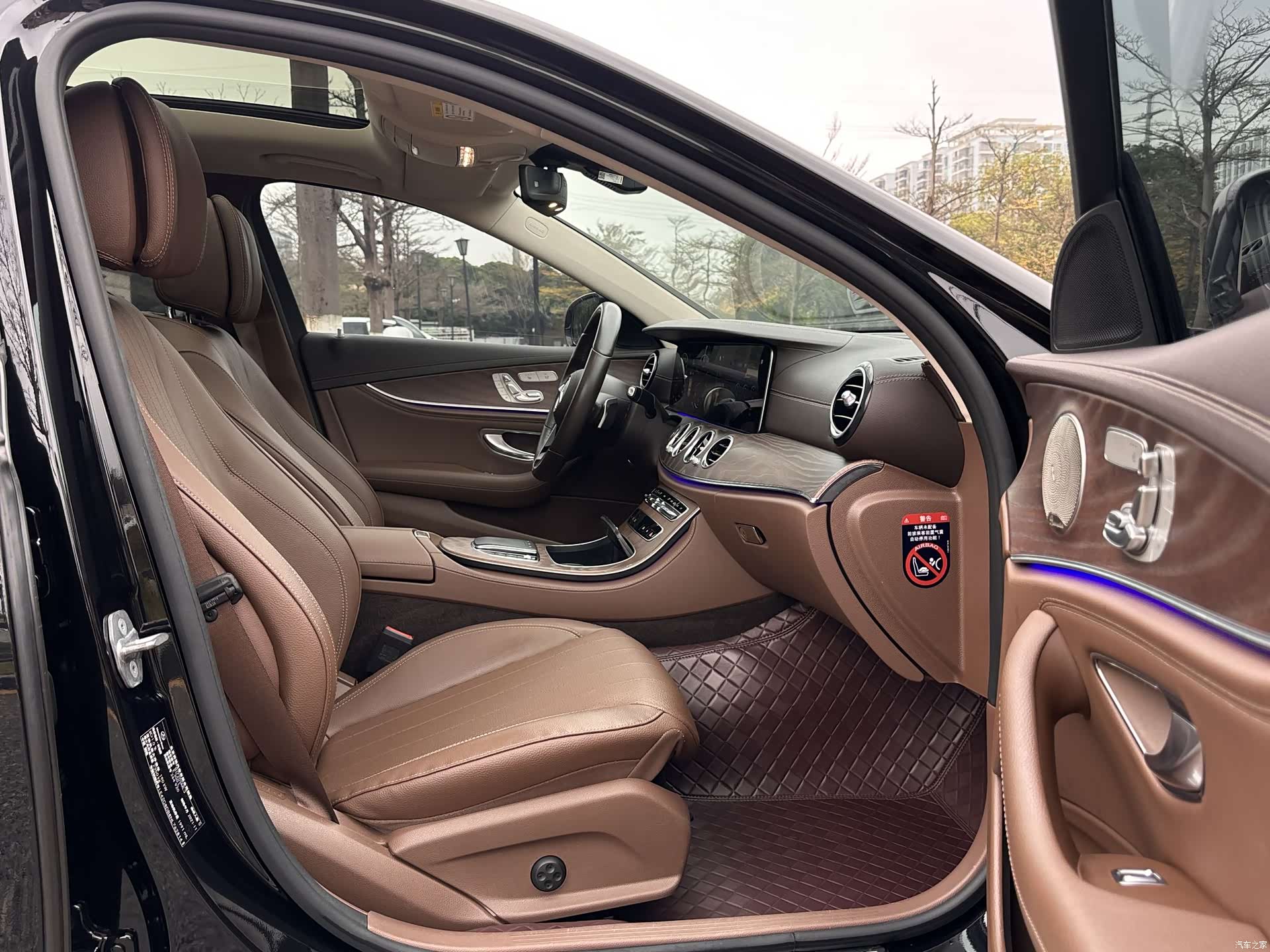 Mercedes-Benz E-Class, 2022 18