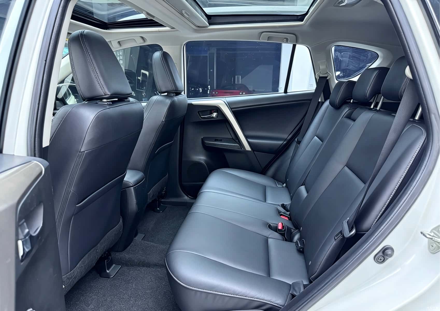 Toyota RAV4, 2015 6