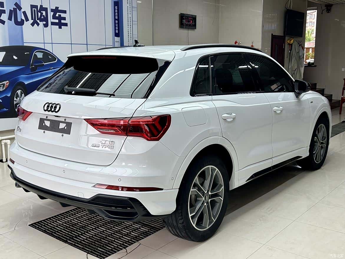 Audi Q3, 2023 6