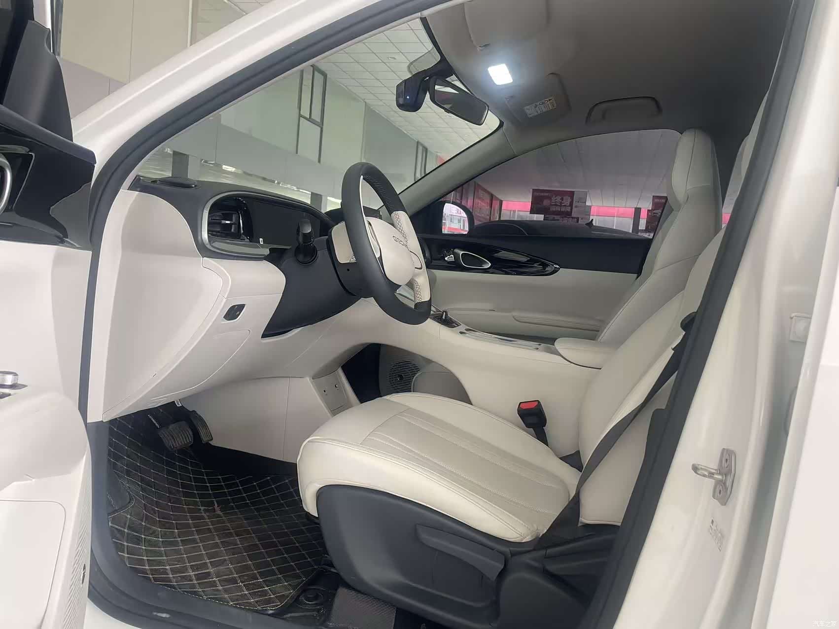 Geely Xingyuan, 2025 4