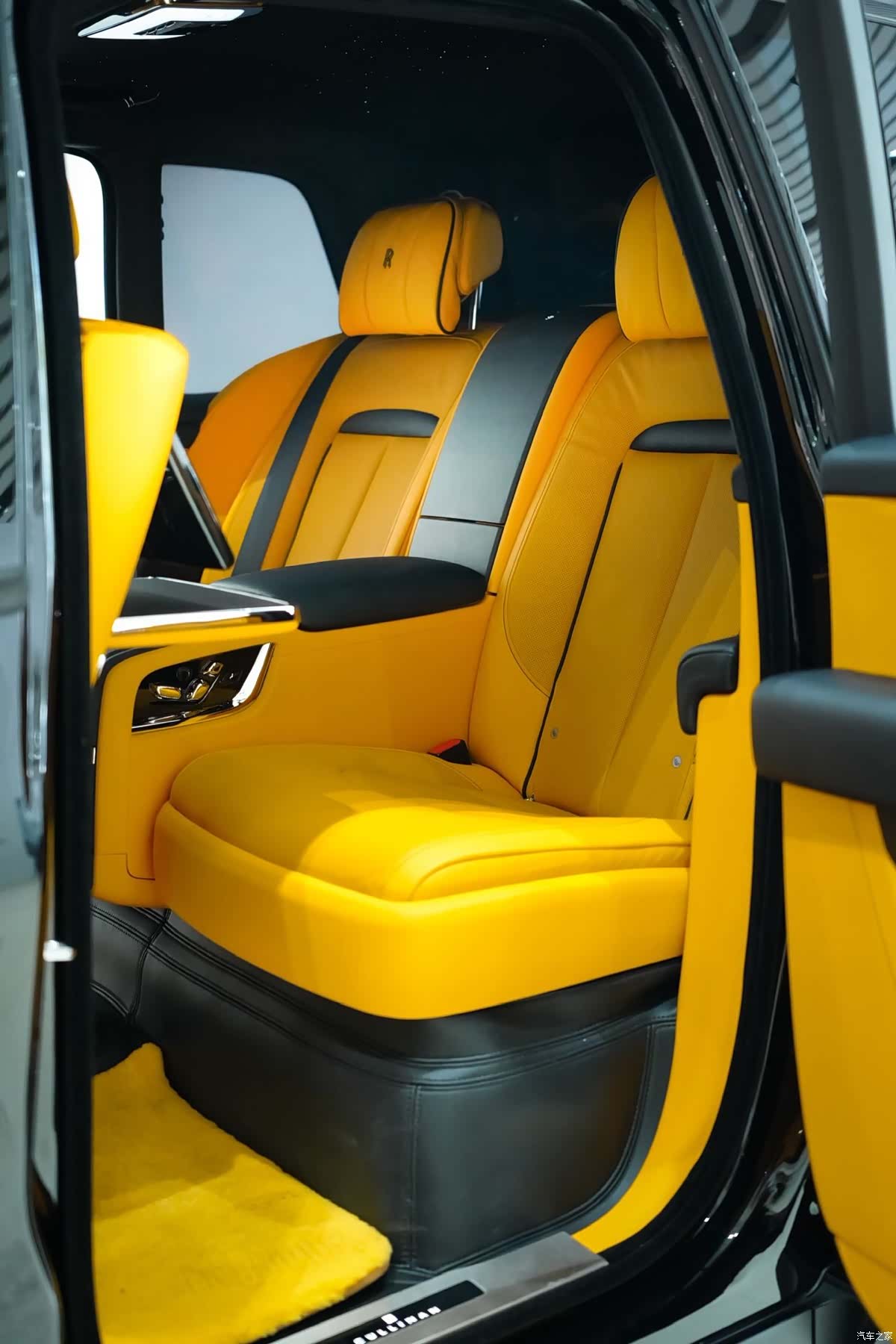 Rolls-Royce Cullinan, 2023 12