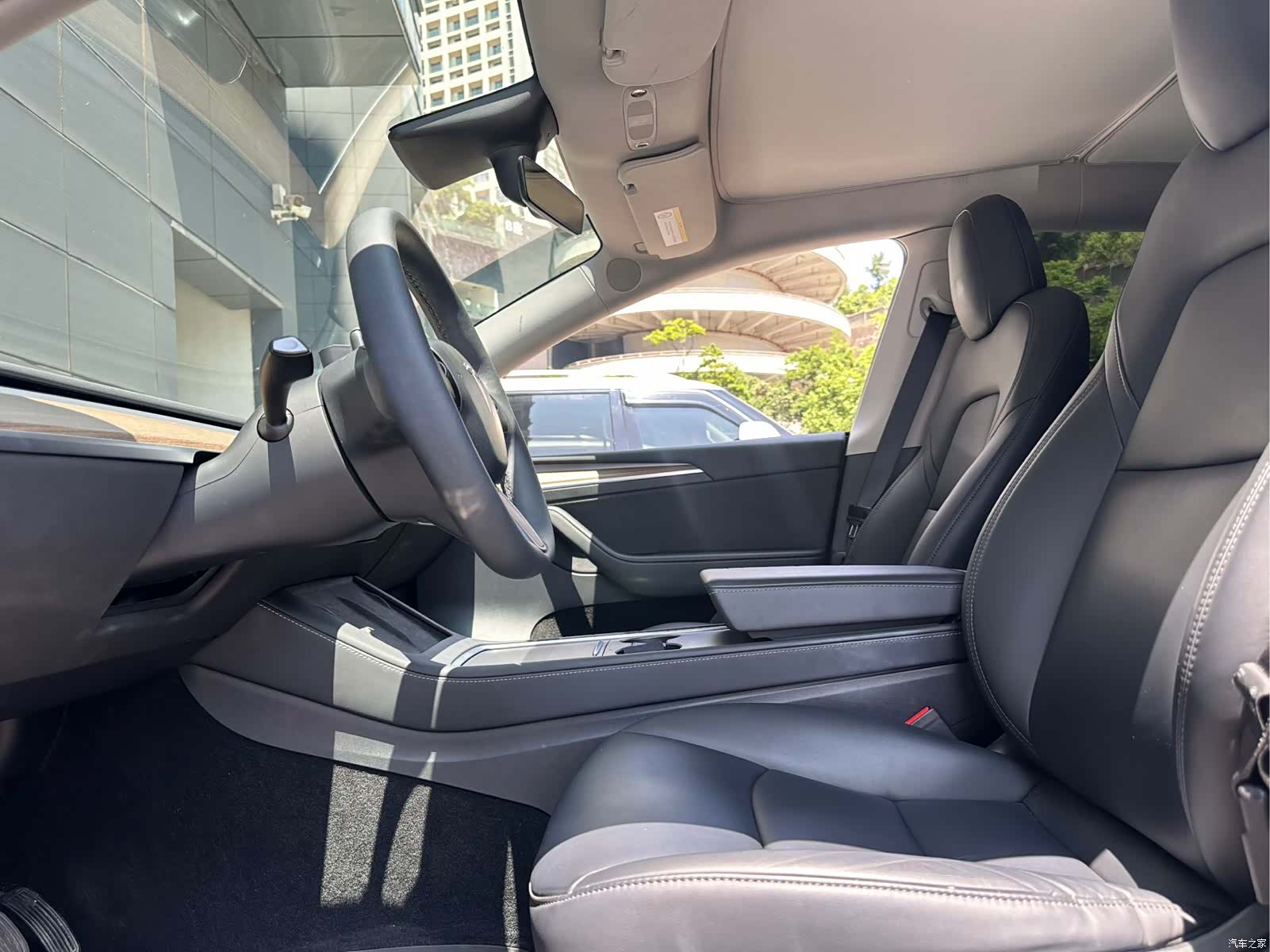 Tesla Model Y, 2021 4