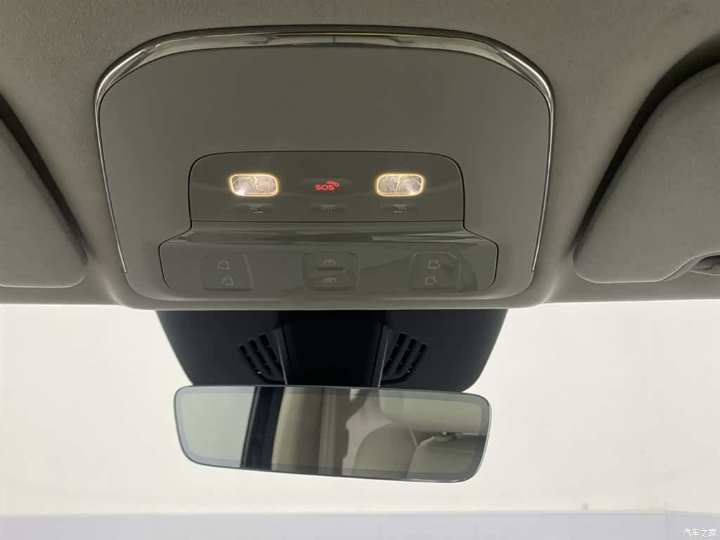 Volvo EM90, 2026 28