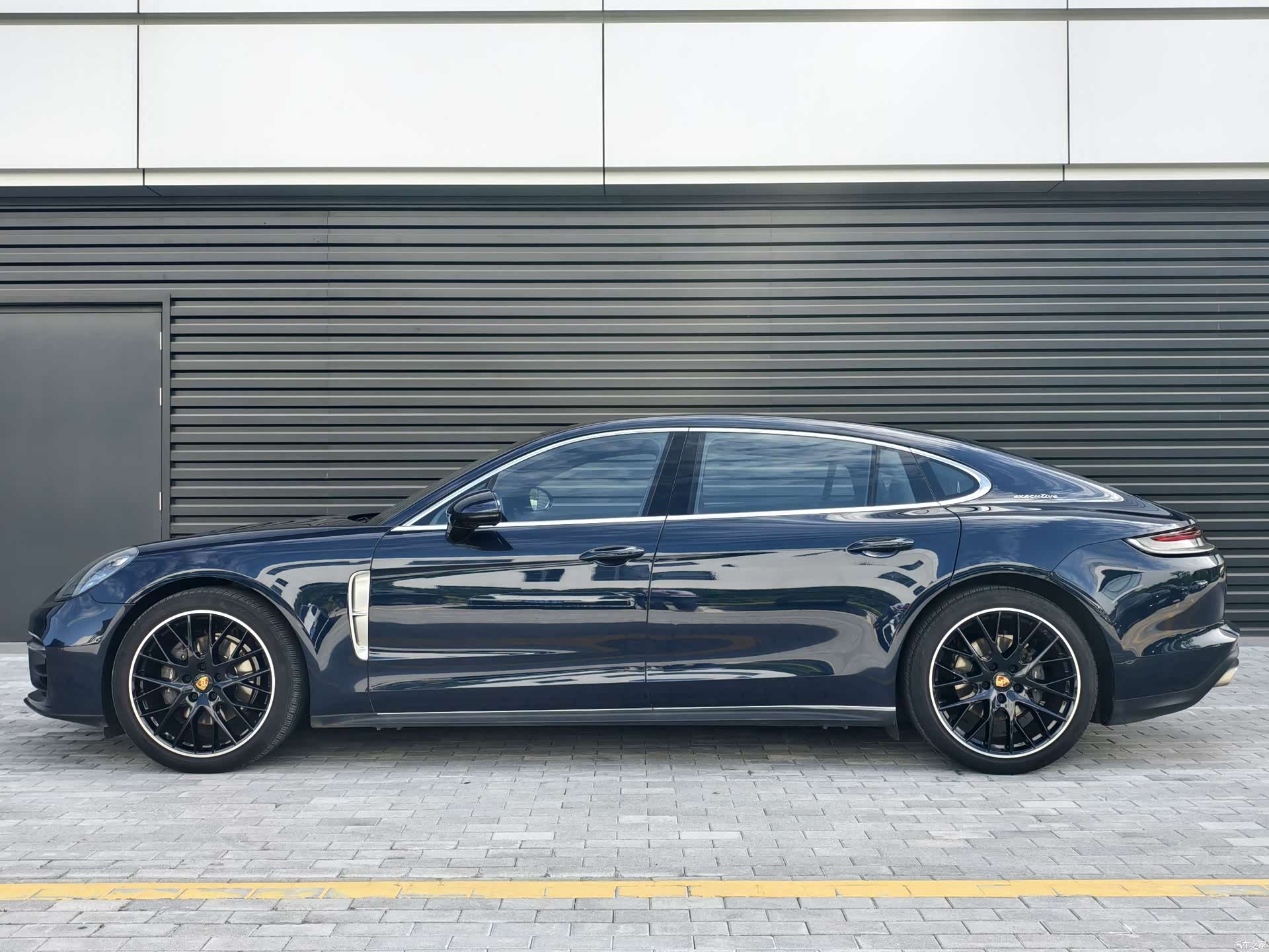 Porsche Panamera, 2022 2