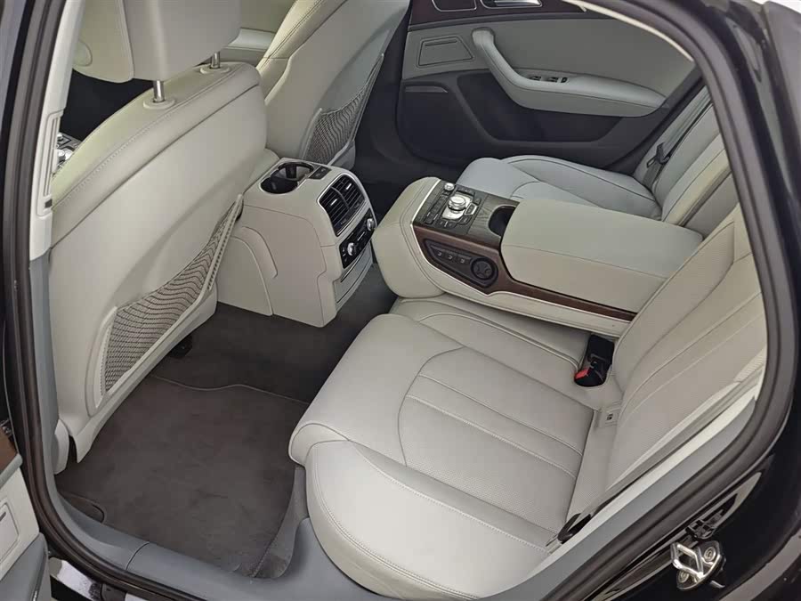 Audi A6L 2015, фото 15