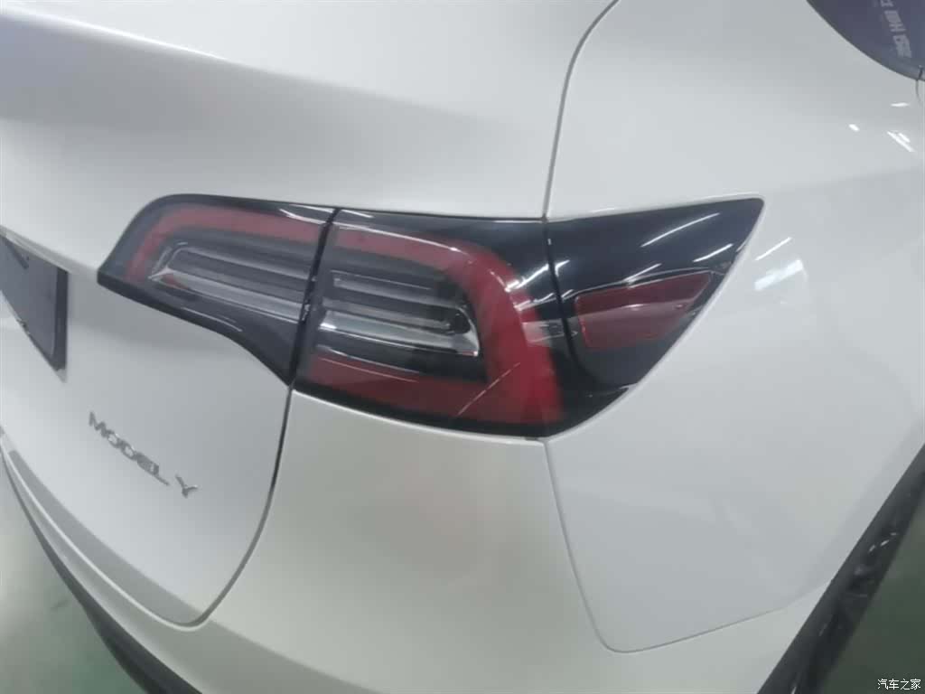 Tesla Model Y, 2021 8
