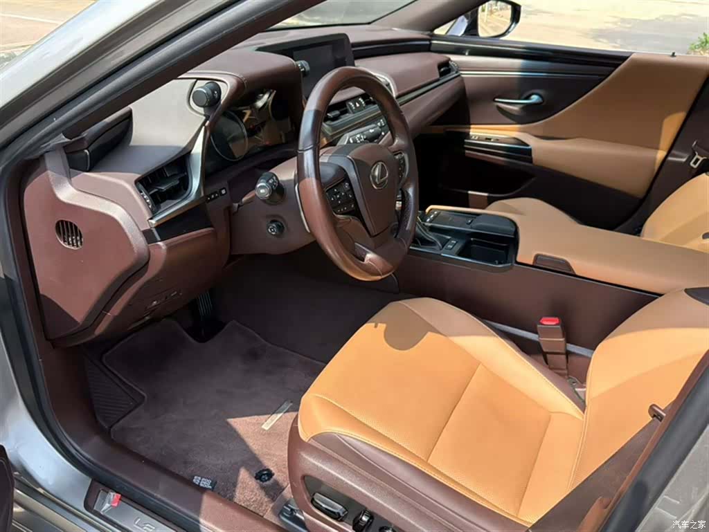 Lexus ES, 2021 13