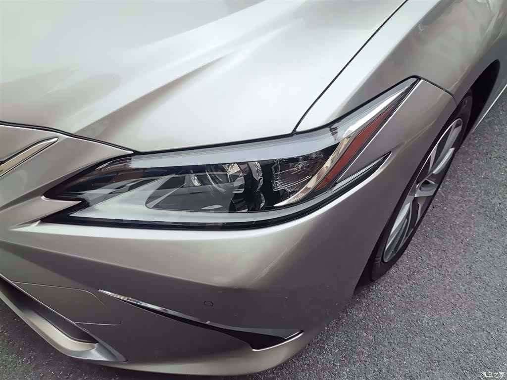 Lexus ES, 2021 16