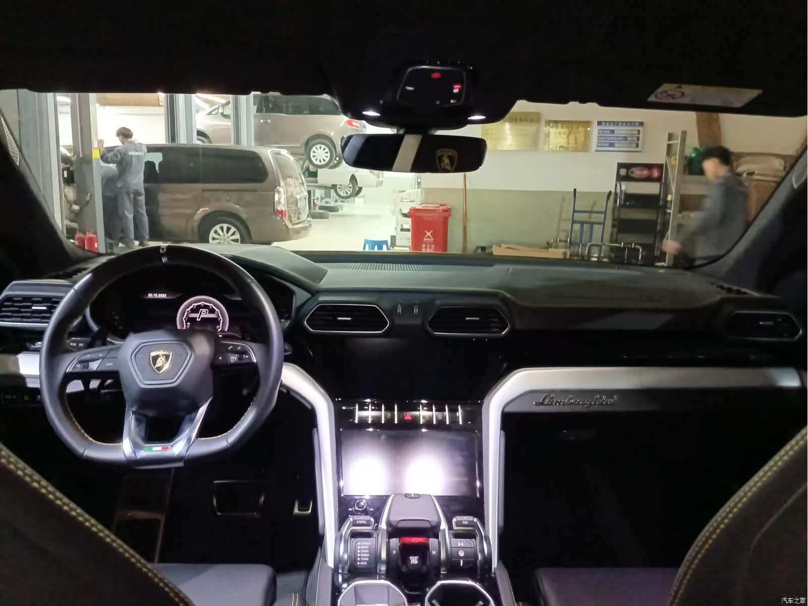 Lamborghini Urus, 2020 4