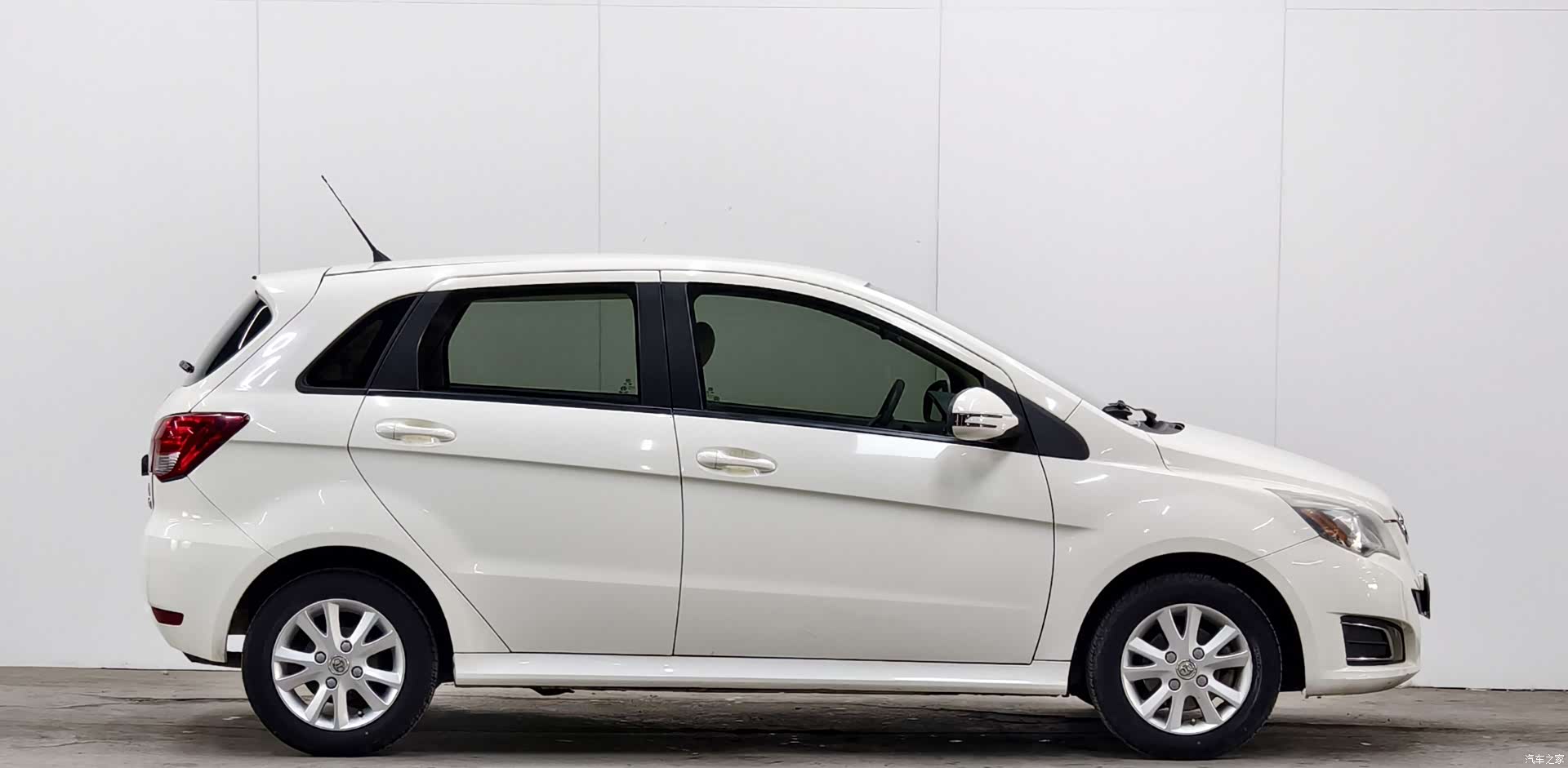 BAIC E Series, 2015 8