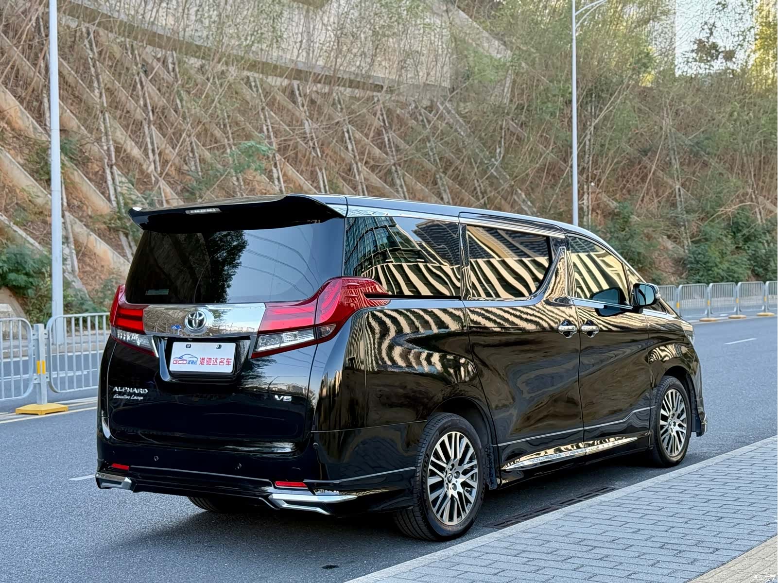 Toyota Alphard, 2017 4