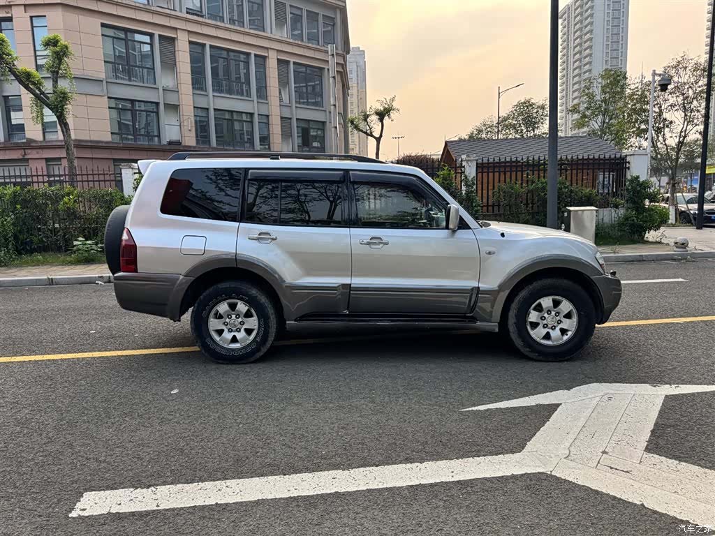 Mitsubishi Pajero, 2007 7