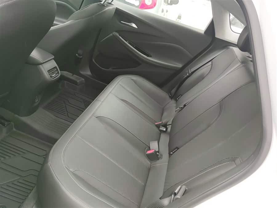 Buick Velar 2023, фото 13