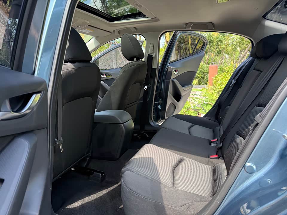 Mazda 3 Angkesaila