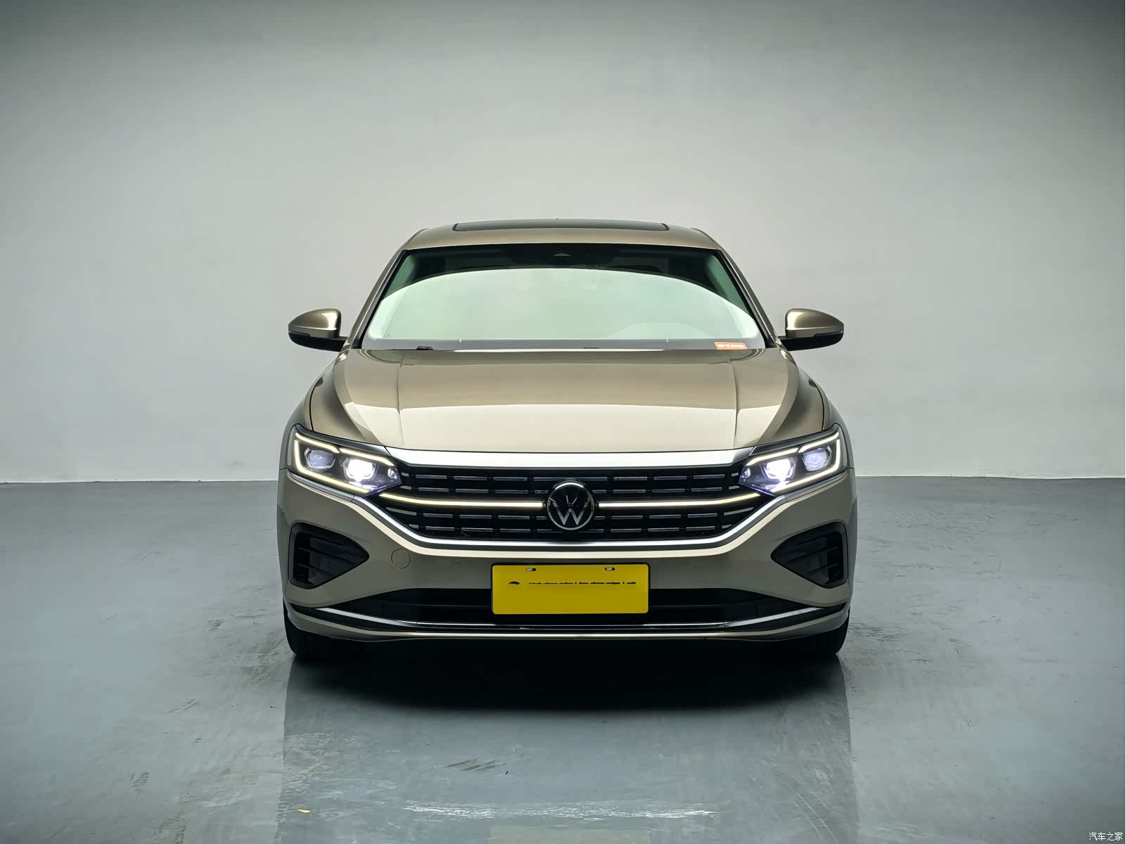 Volkswagen Passat, 2022 3