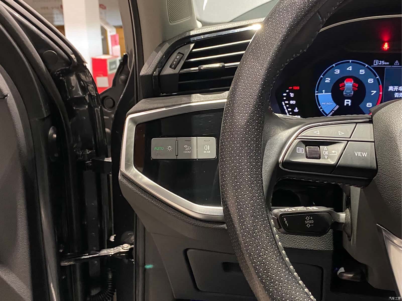 Audi Q3, 2022 11