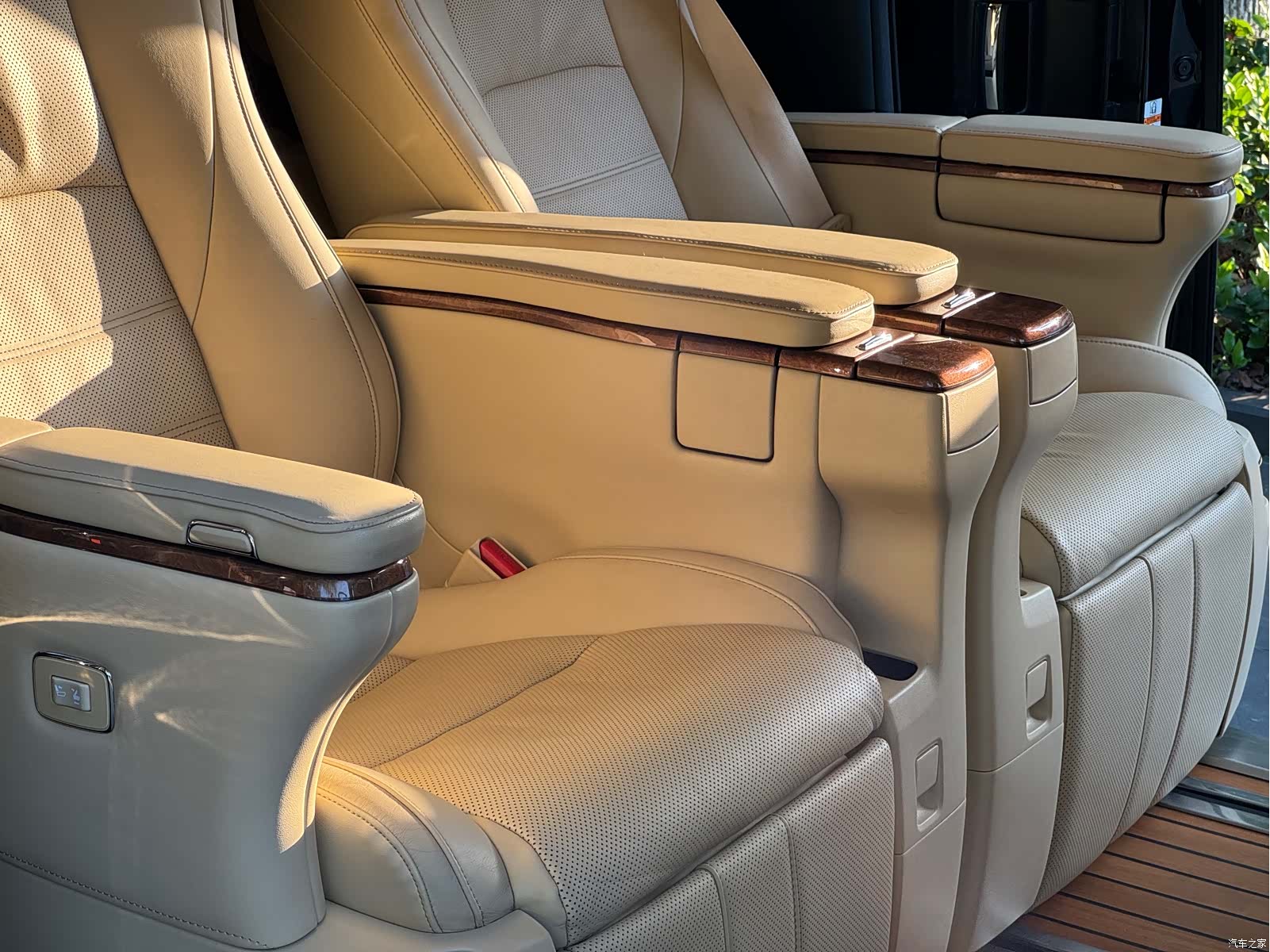 Toyota Alphard, 2018 13