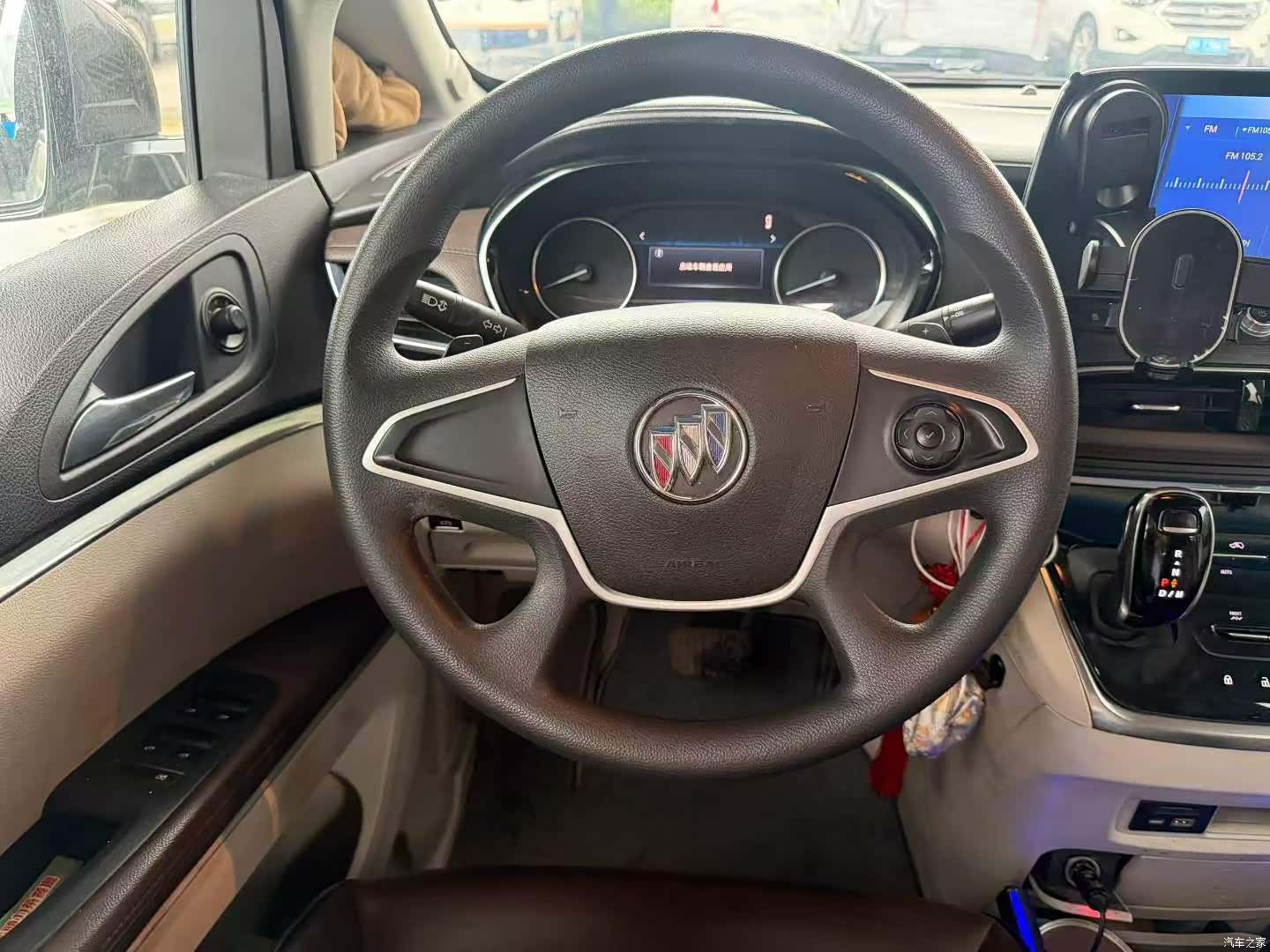 Buick GL8, 2021 8