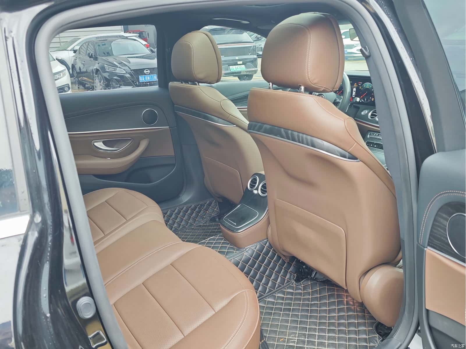 Mercedes-Benz E-Class, 2023 13