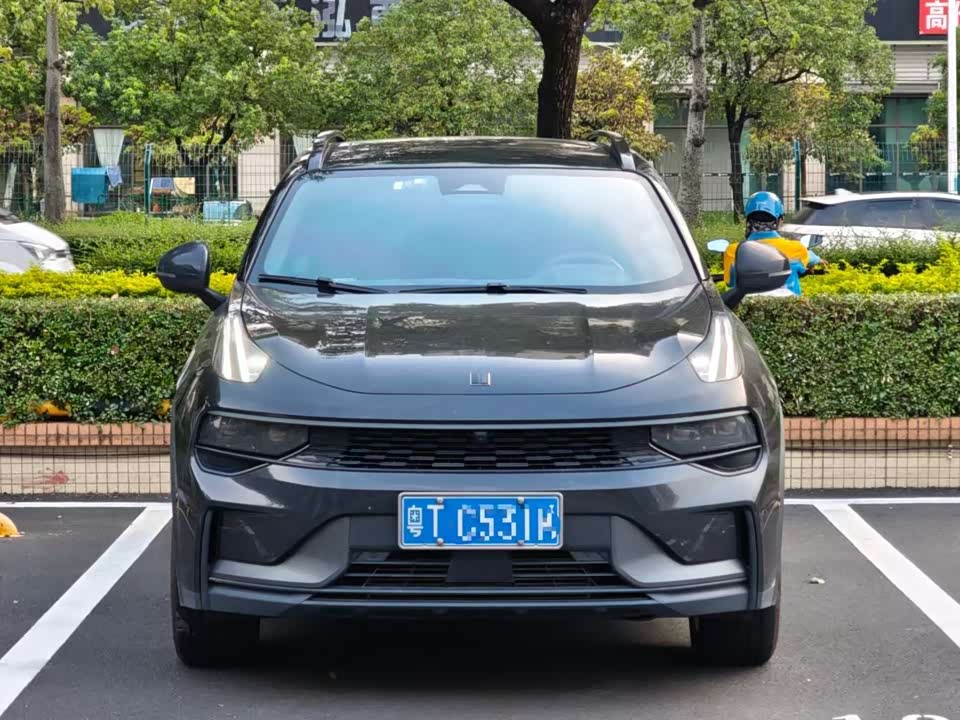 Lynk & Co 01