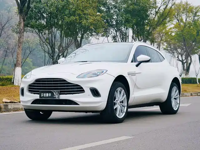 Aston Martin DBX 2022 — купить из Китая под заказ
