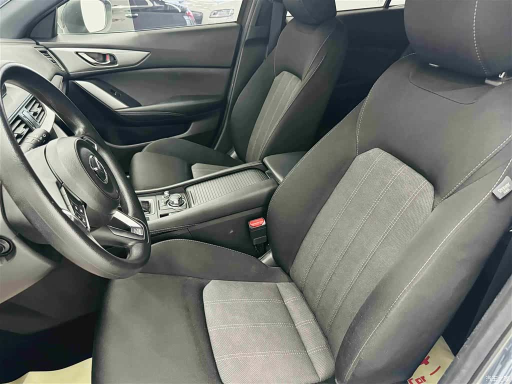 Mazda CX-4, 2018 12