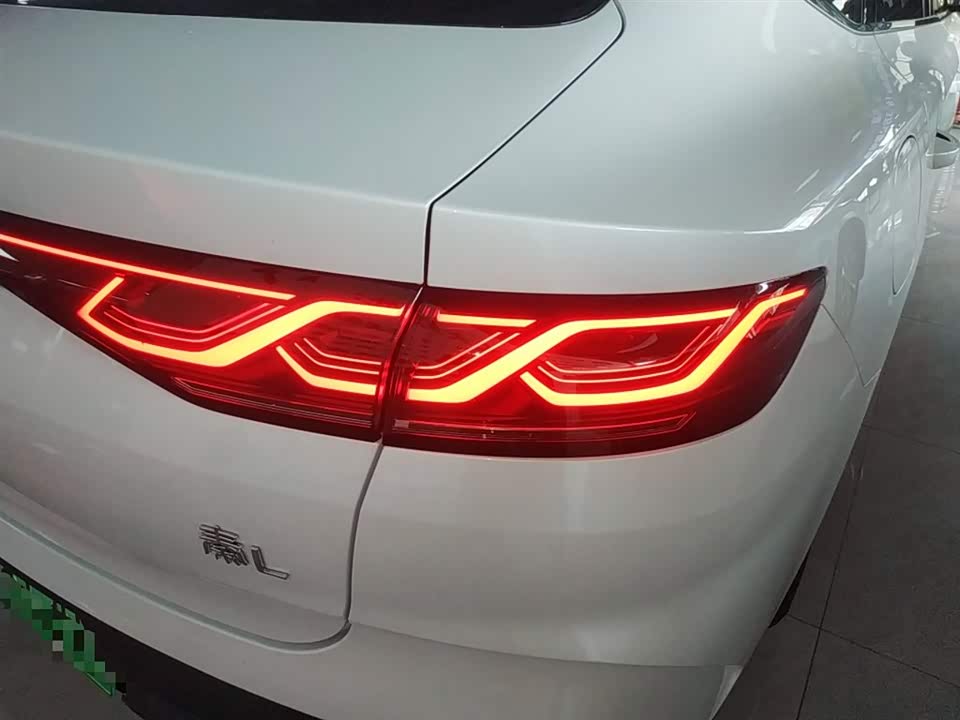 BYD Qin L BYD Qin L
