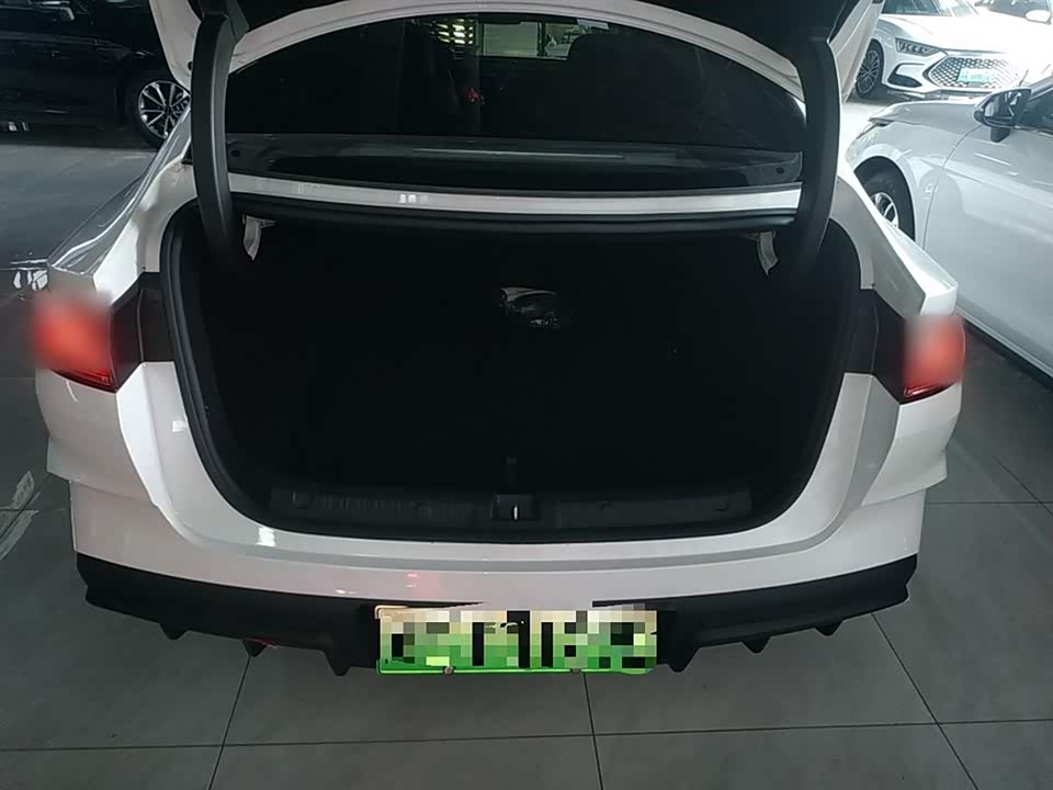 BYD Qin L BYD Qin L