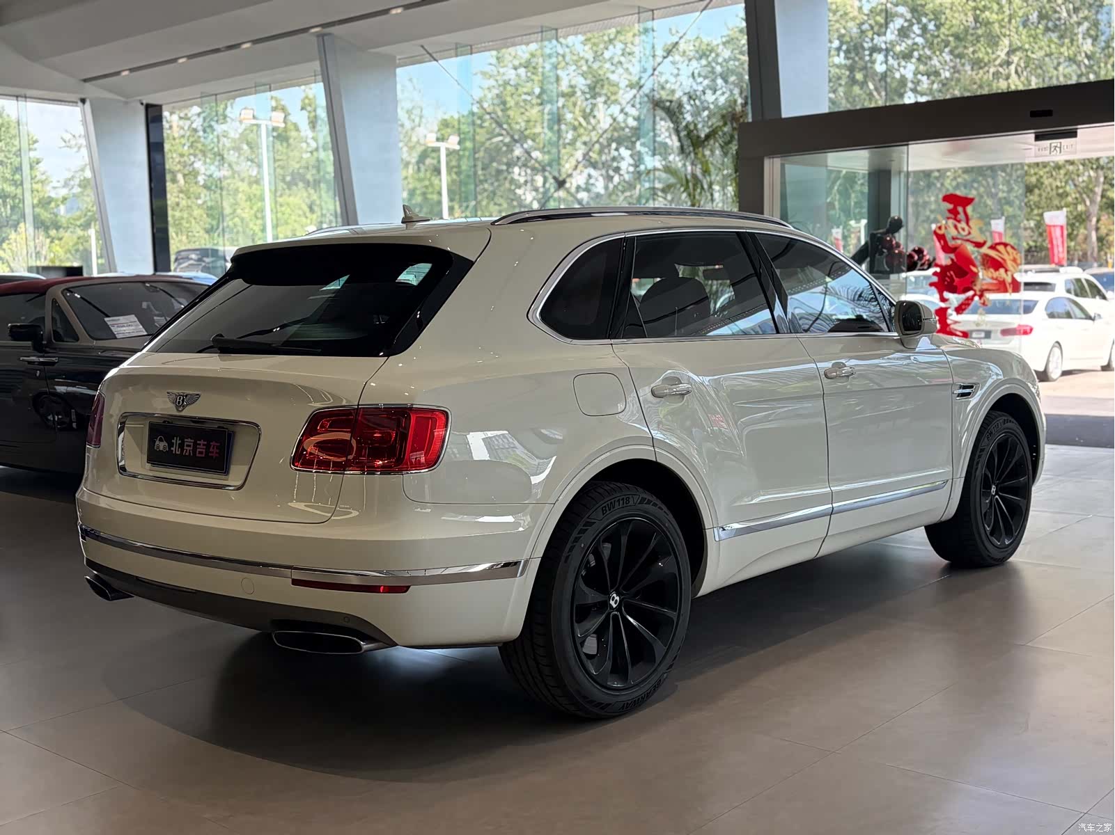 Bentley Bentayga, 2018 все фото